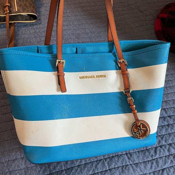 Gorgeous MK purse - Picture 1 of 1